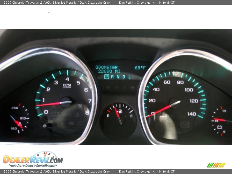 2009 Chevrolet Traverse LS AWD Silver Ice Metallic / Dark Gray/Light Gray Photo #12