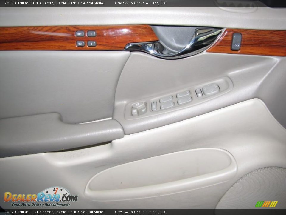 2002 Cadillac DeVille Sedan Sable Black / Neutral Shale Photo #12