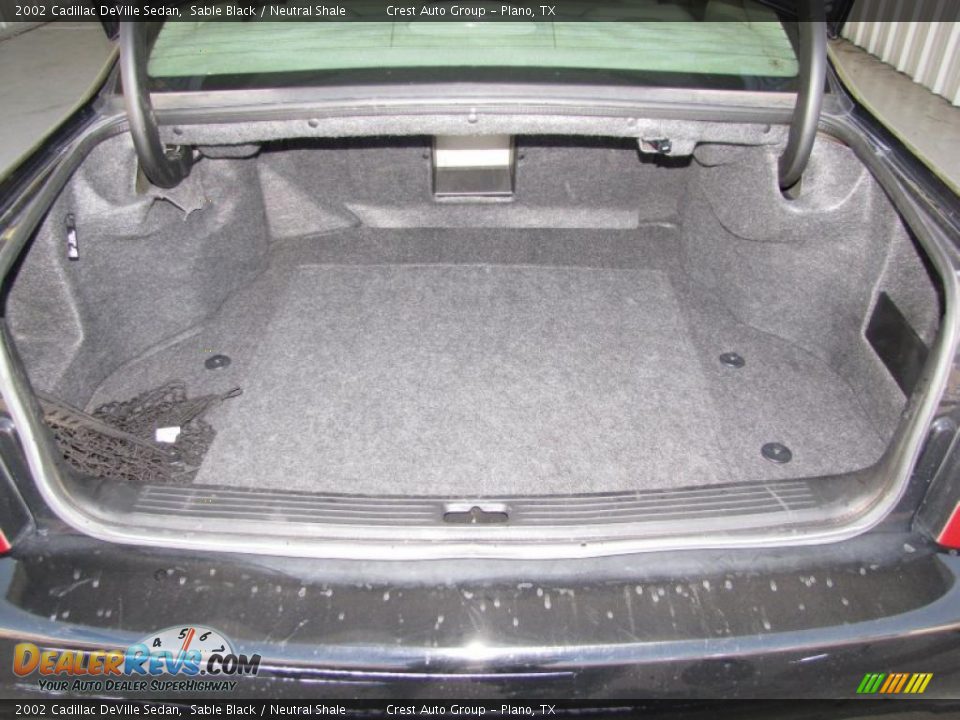 2002 Cadillac DeVille Sedan Sable Black / Neutral Shale Photo #17