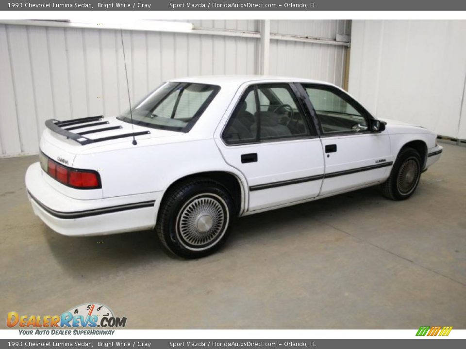 1993 Chevrolet Lumina Sedan Bright White / Gray Photo #5