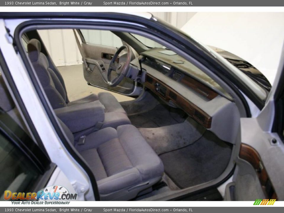1993 Chevrolet Lumina Sedan Bright White / Gray Photo #9