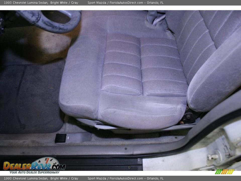 1993 Chevrolet Lumina Sedan Bright White / Gray Photo #16
