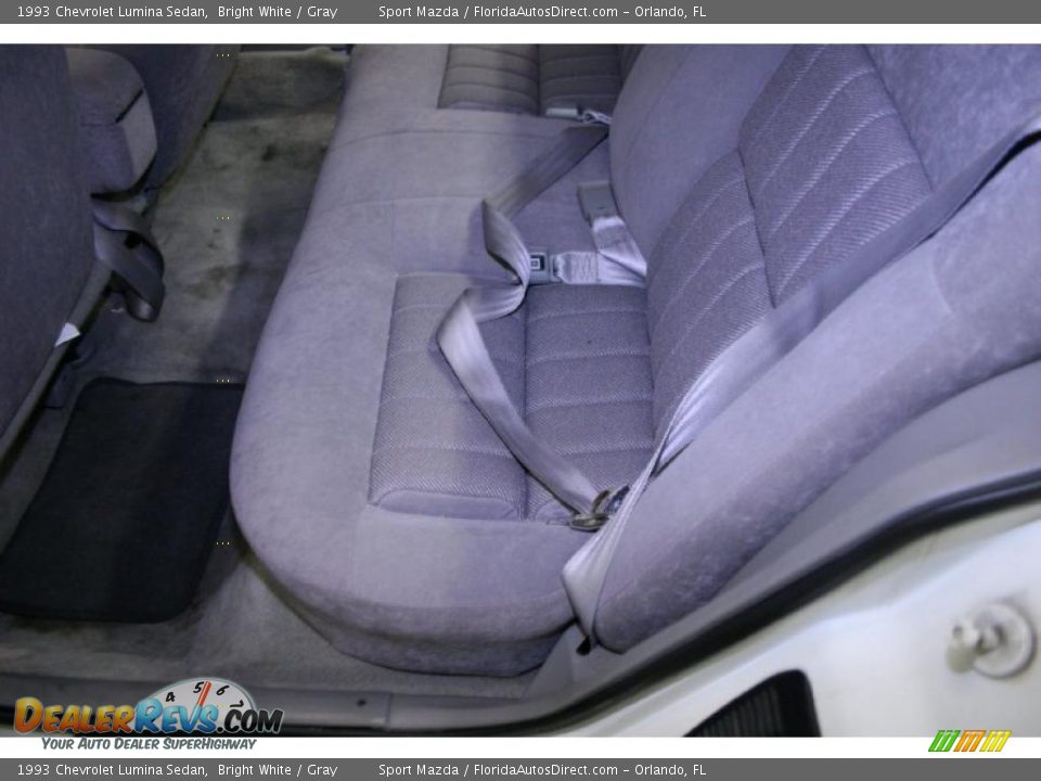 1993 Chevrolet Lumina Sedan Bright White / Gray Photo #17