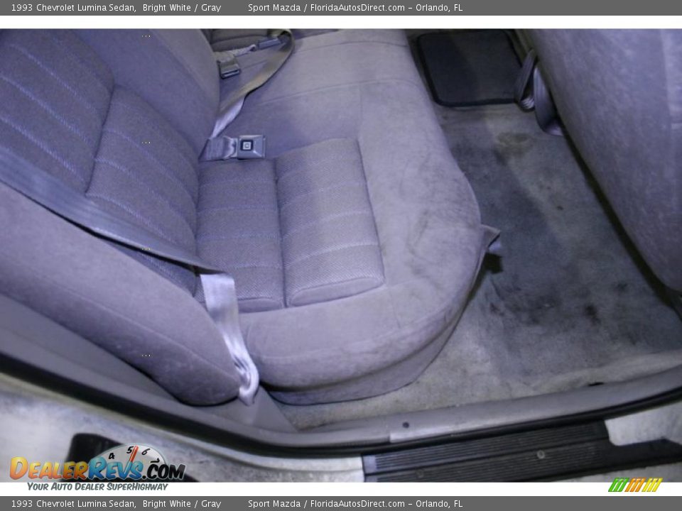 1993 Chevrolet Lumina Sedan Bright White / Gray Photo #18