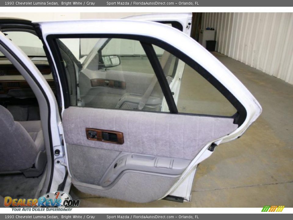 1993 Chevrolet Lumina Sedan Bright White / Gray Photo #22