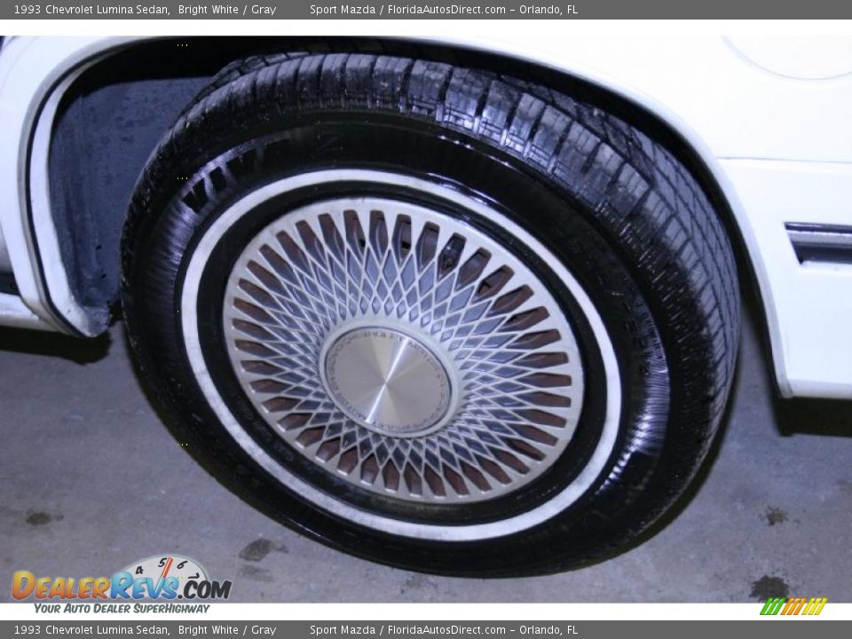 1993 Chevrolet Lumina Sedan Bright White / Gray Photo #29
