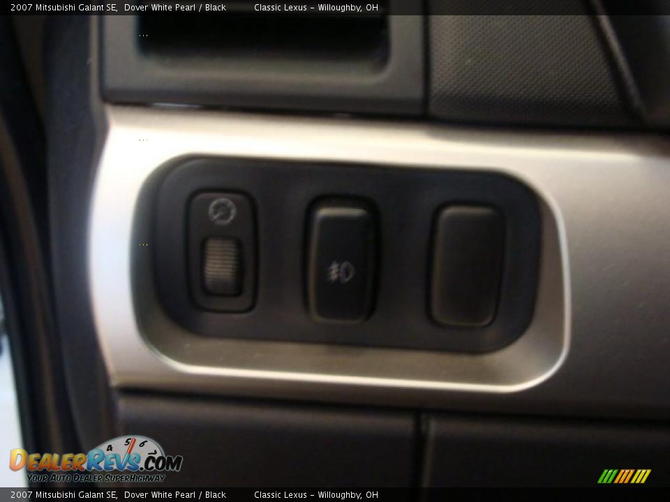 2007 Mitsubishi Galant SE Dover White Pearl / Black Photo #8