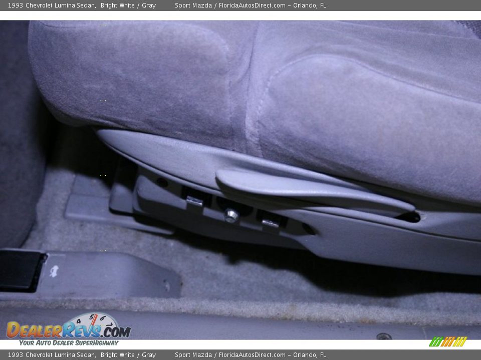 1993 Chevrolet Lumina Sedan Bright White / Gray Photo #34