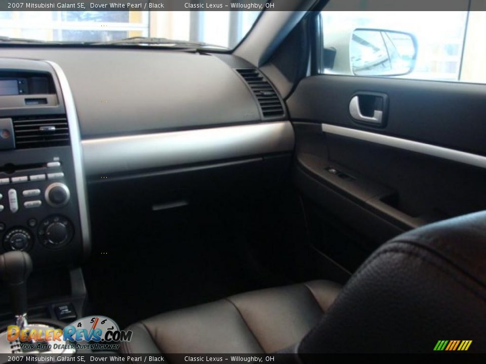 2007 Mitsubishi Galant SE Dover White Pearl / Black Photo #17