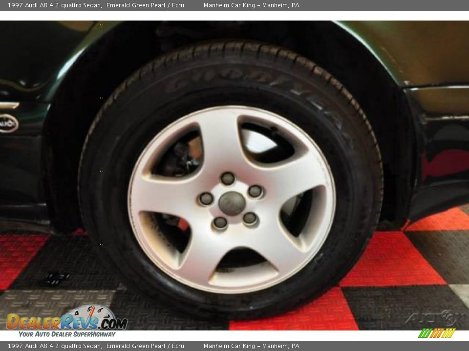 1997 Audi A8 4.2 quattro Sedan Emerald Green Pearl / Ecru Photo #17