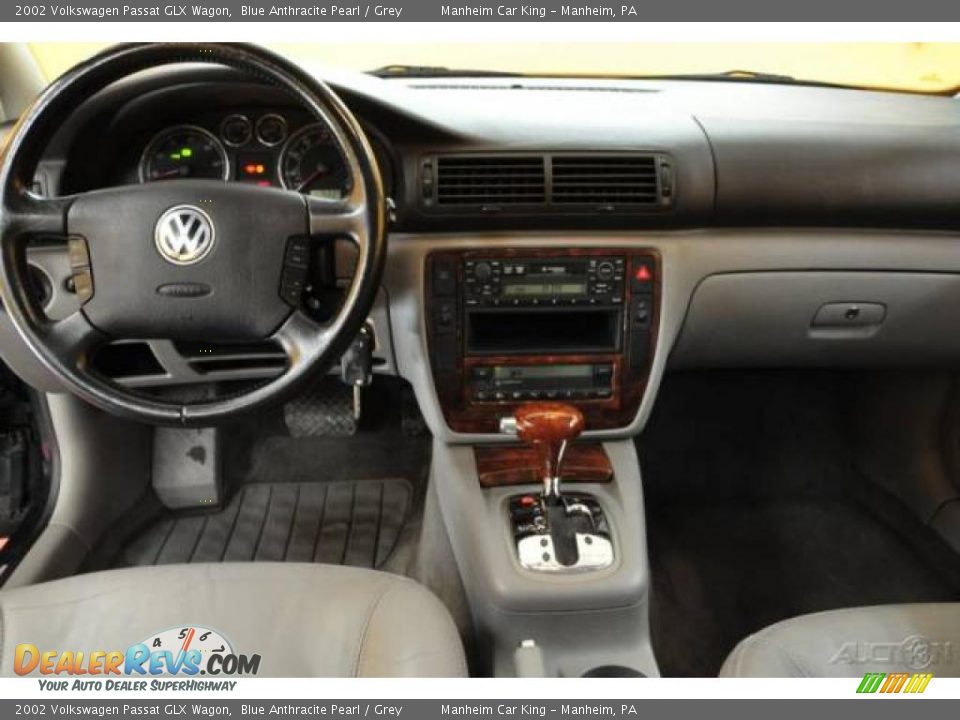 2002 Volkswagen Passat GLX Wagon Blue Anthracite Pearl / Grey Photo #7