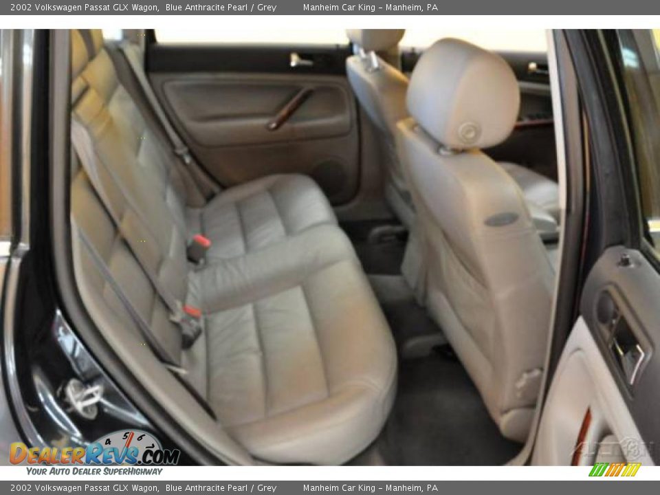 2002 Volkswagen Passat GLX Wagon Blue Anthracite Pearl / Grey Photo #16