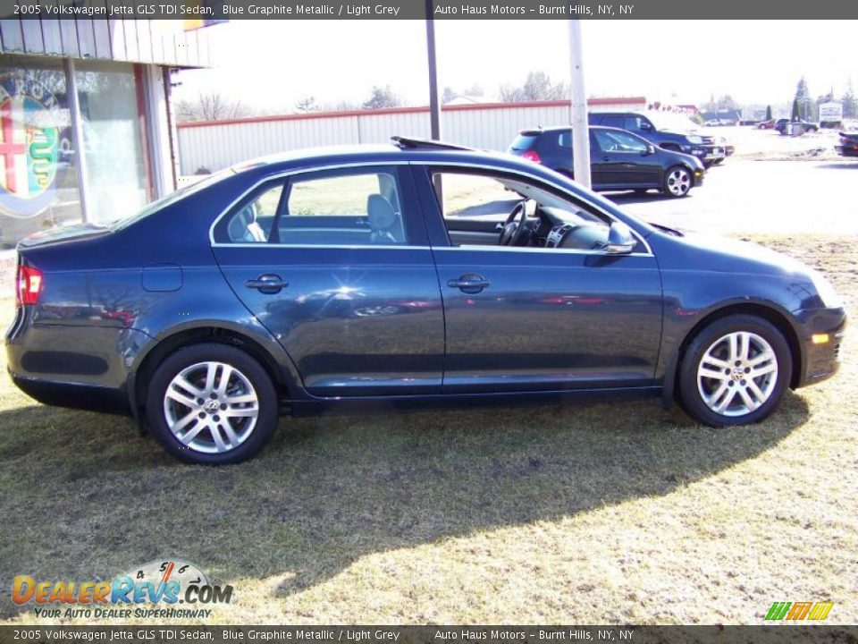 2005 Volkswagen Jetta GLS TDI Sedan Blue Graphite Metallic / Light Grey Photo #4