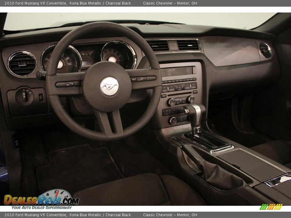 2010 Ford Mustang V6 Convertible Kona Blue Metallic / Charcoal Black Photo #13