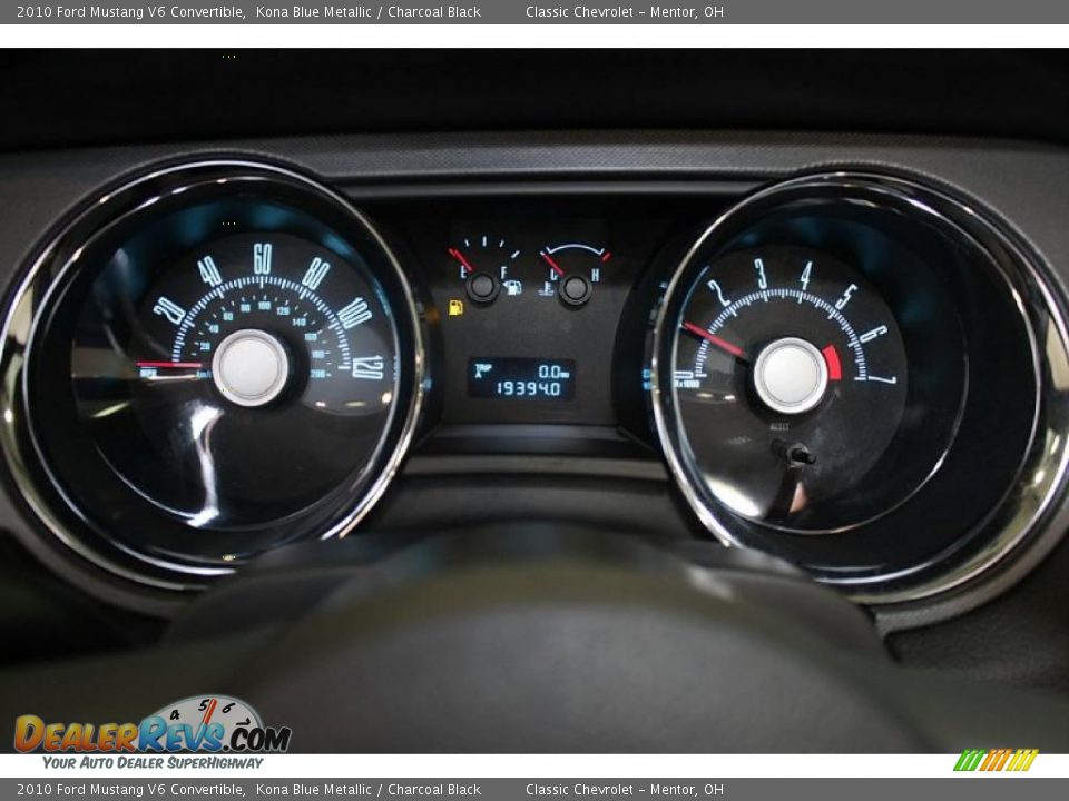 2010 Ford Mustang V6 Convertible Kona Blue Metallic / Charcoal Black Photo #15