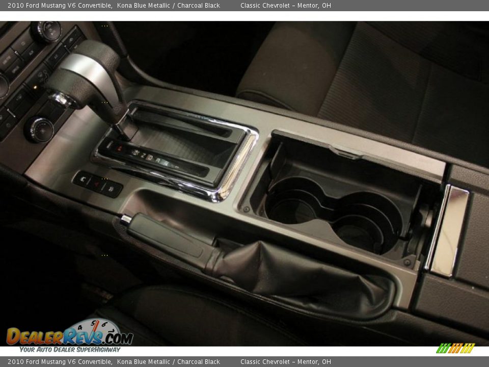 2010 Ford Mustang V6 Convertible Kona Blue Metallic / Charcoal Black Photo #17