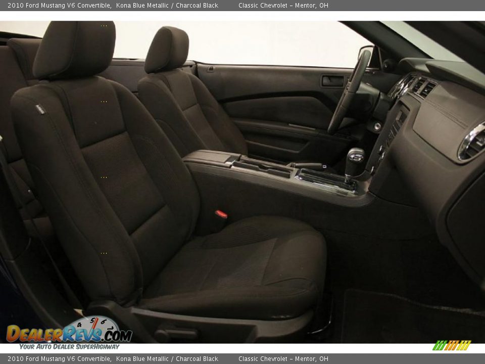 2010 Ford Mustang V6 Convertible Kona Blue Metallic / Charcoal Black Photo #20