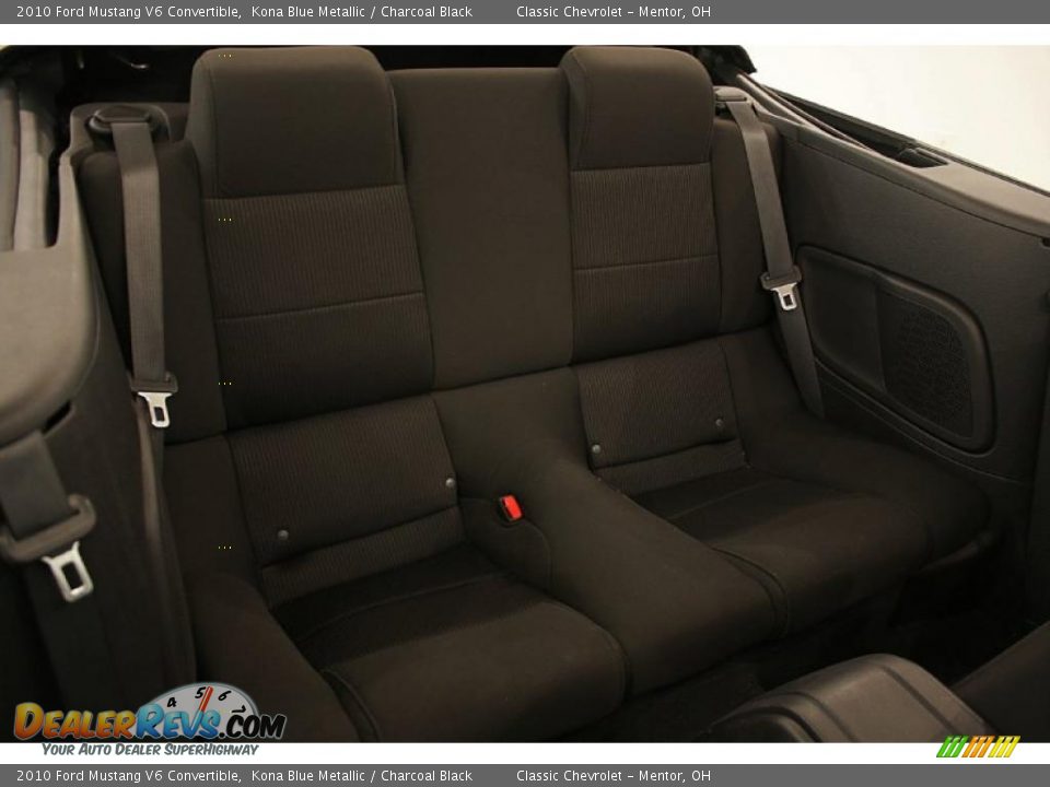 2010 Ford Mustang V6 Convertible Kona Blue Metallic / Charcoal Black Photo #21