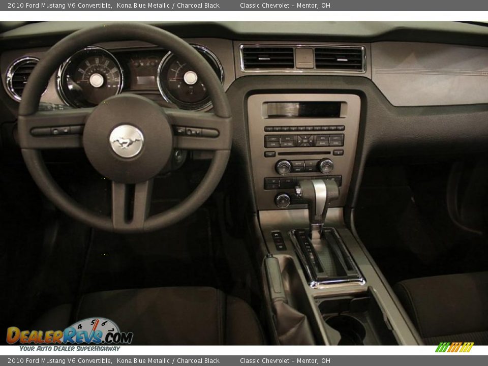 2010 Ford Mustang V6 Convertible Kona Blue Metallic / Charcoal Black Photo #23