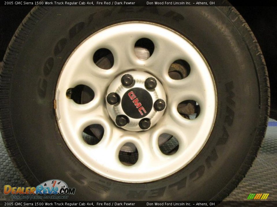 2005 GMC Sierra 1500 Work Truck Regular Cab 4x4 Fire Red / Dark Pewter Photo #18
