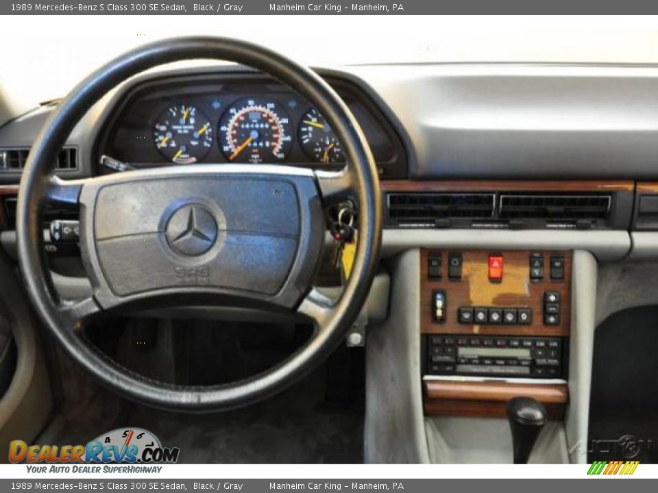 1989 Mercedes-Benz S Class 300 SE Sedan Black / Gray Photo #7