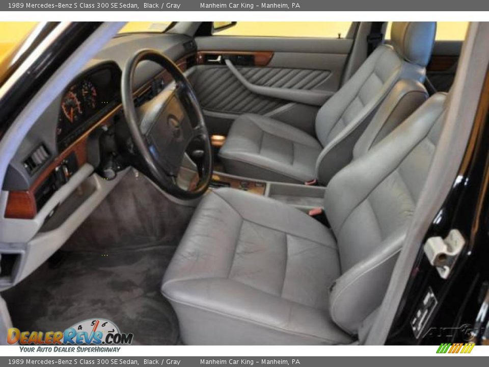 1989 Mercedes-Benz S Class 300 SE Sedan Black / Gray Photo #11