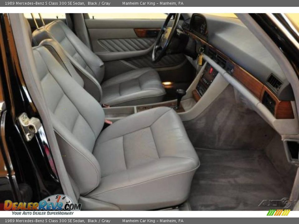1989 Mercedes-Benz S Class 300 SE Sedan Black / Gray Photo #16