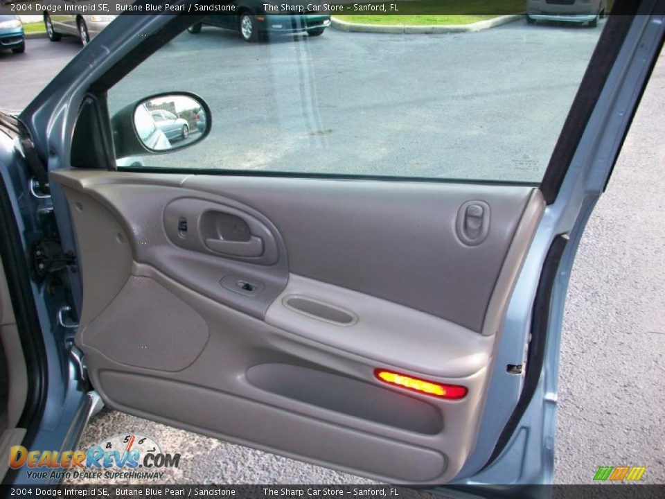 2004 Dodge Intrepid SE Butane Blue Pearl / Sandstone Photo #9