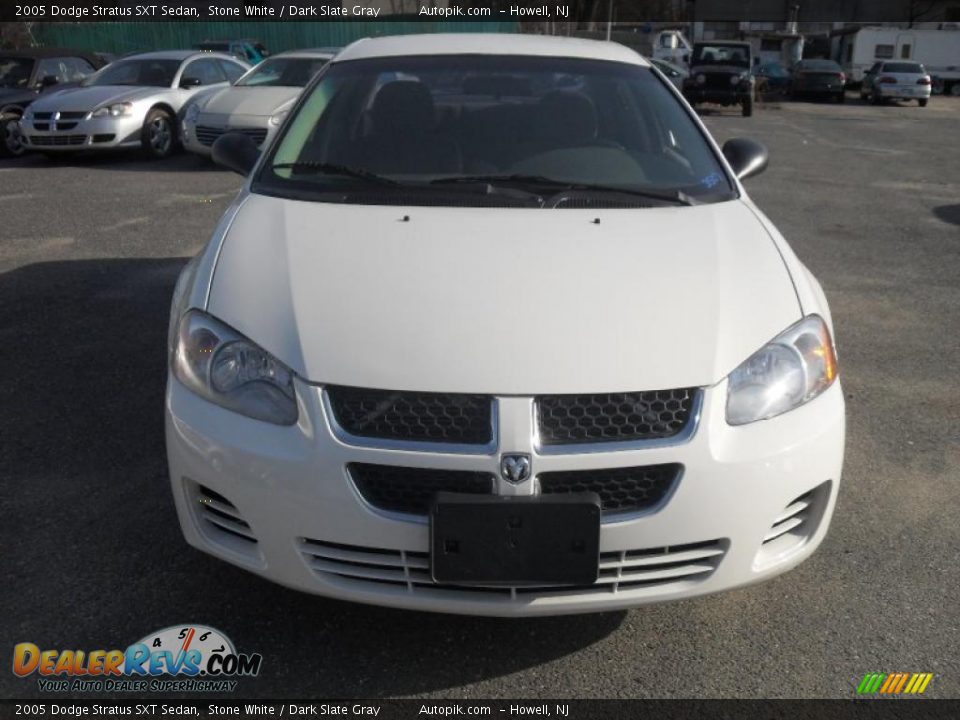 2005 Dodge Stratus SXT Sedan Stone White / Dark Slate Gray Photo #1