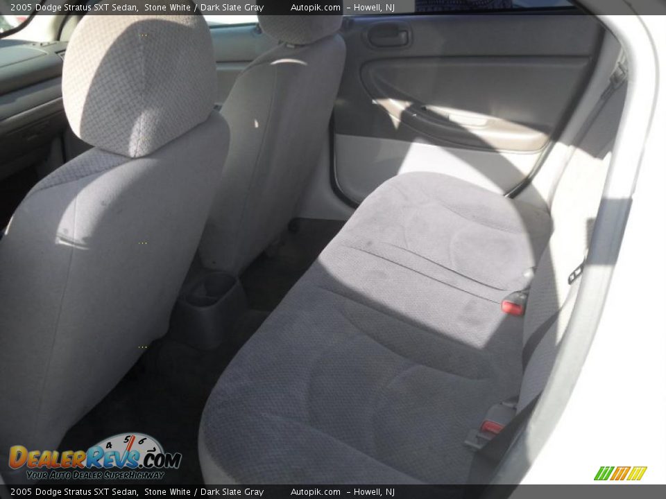 2005 Dodge Stratus SXT Sedan Stone White / Dark Slate Gray Photo #11
