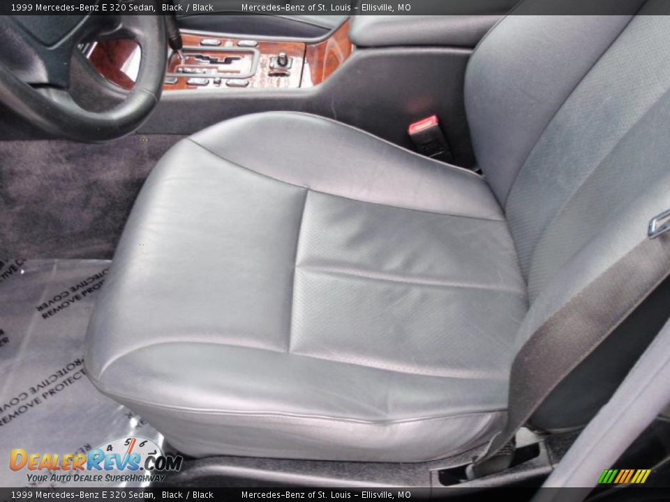 1999 Mercedes-Benz E 320 Sedan Black / Black Photo #32
