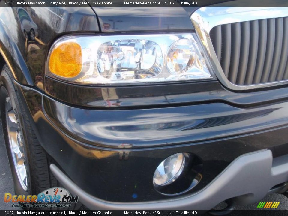 2002 Lincoln Navigator Luxury 4x4 Black / Medium Graphite Photo #4