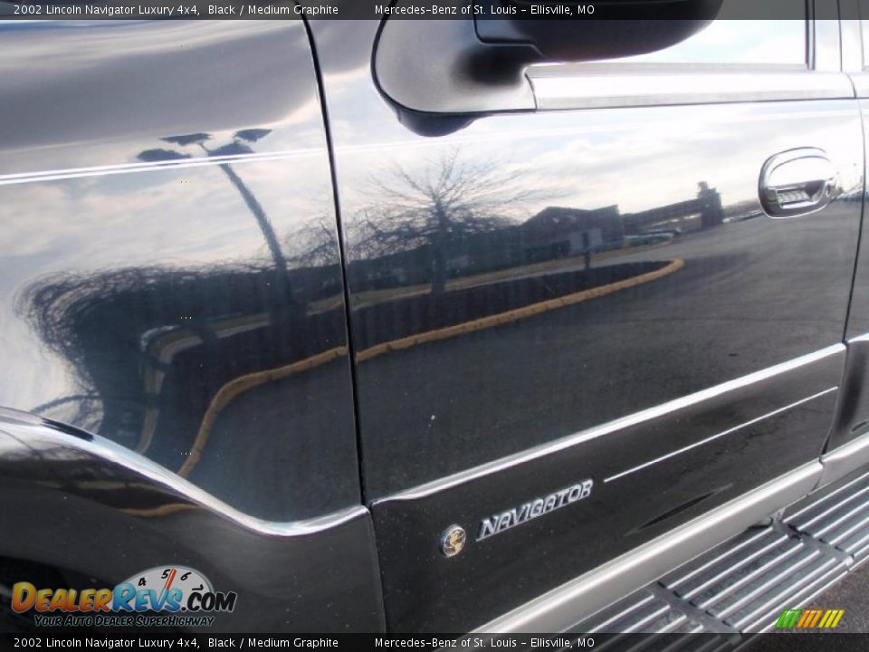 2002 Lincoln Navigator Luxury 4x4 Black / Medium Graphite Photo #10