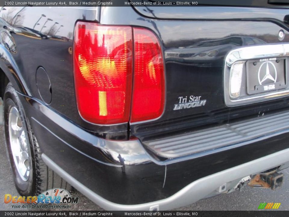 2002 Lincoln Navigator Luxury 4x4 Black / Medium Graphite Photo #14