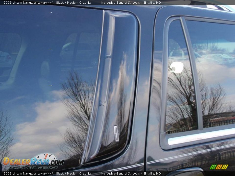 2002 Lincoln Navigator Luxury 4x4 Black / Medium Graphite Photo #21