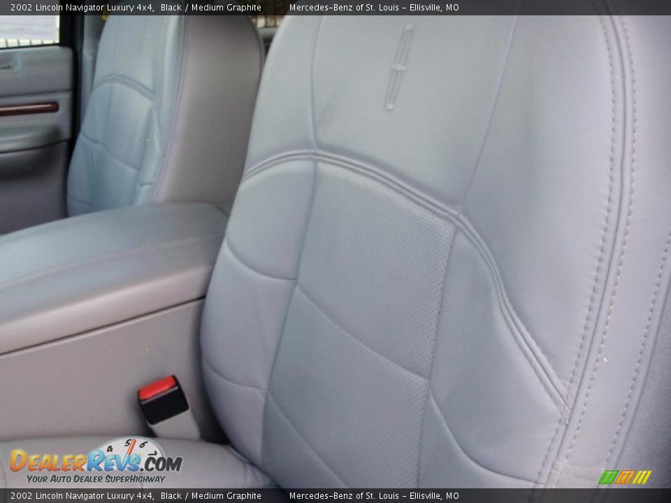 2002 Lincoln Navigator Luxury 4x4 Black / Medium Graphite Photo #29