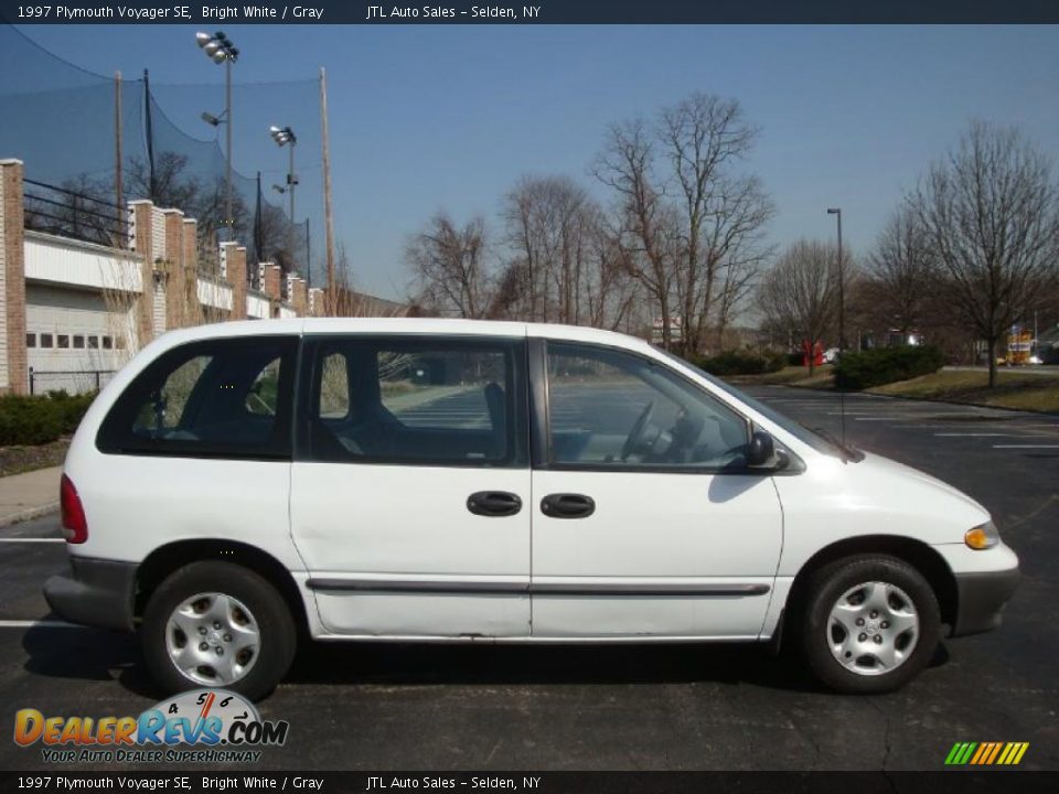1997 Plymouth Voyager SE Bright White / Gray Photo #7