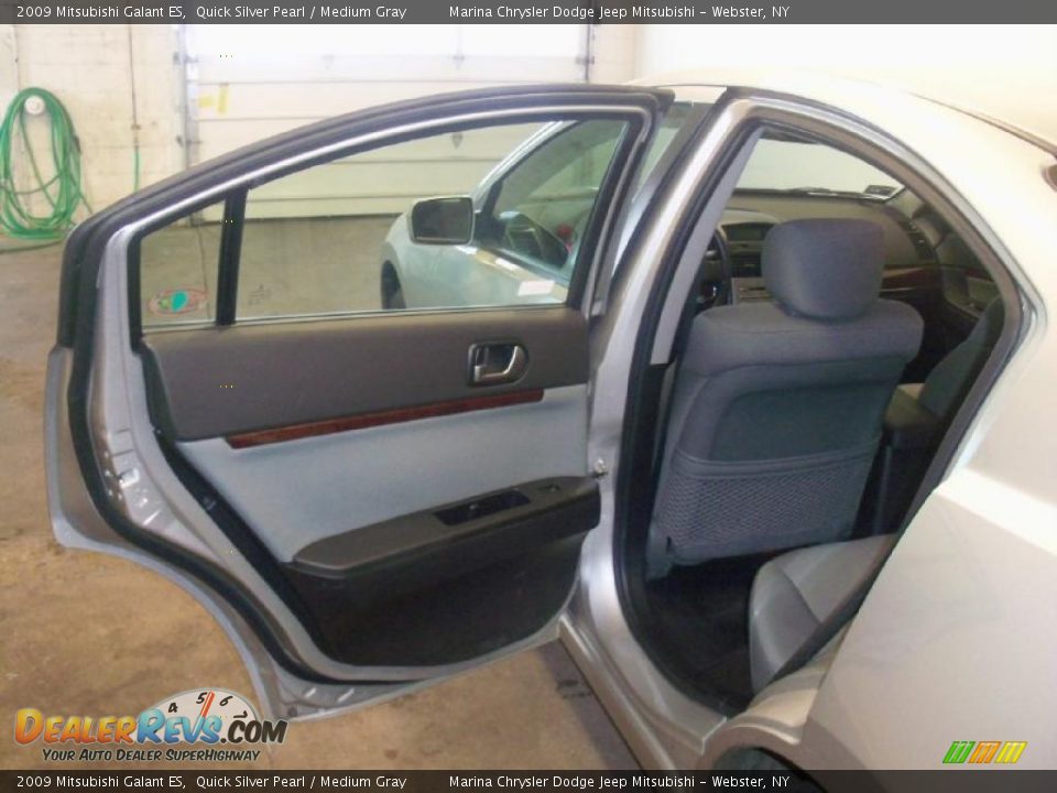 2009 Mitsubishi Galant ES Quick Silver Pearl / Medium Gray Photo #13