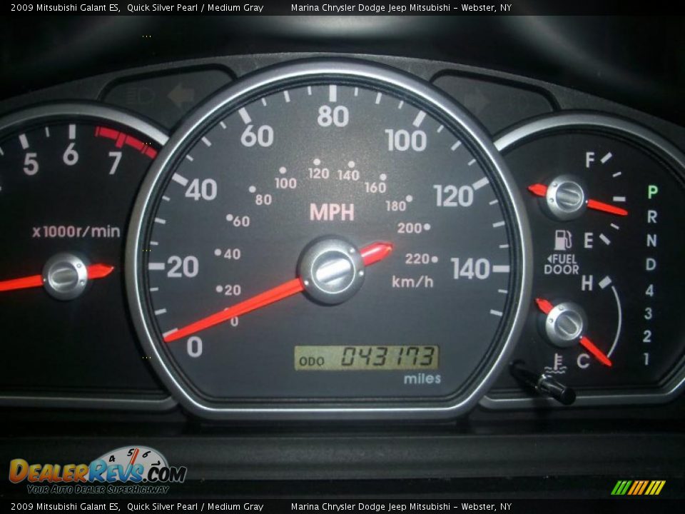 2009 Mitsubishi Galant ES Quick Silver Pearl / Medium Gray Photo #22
