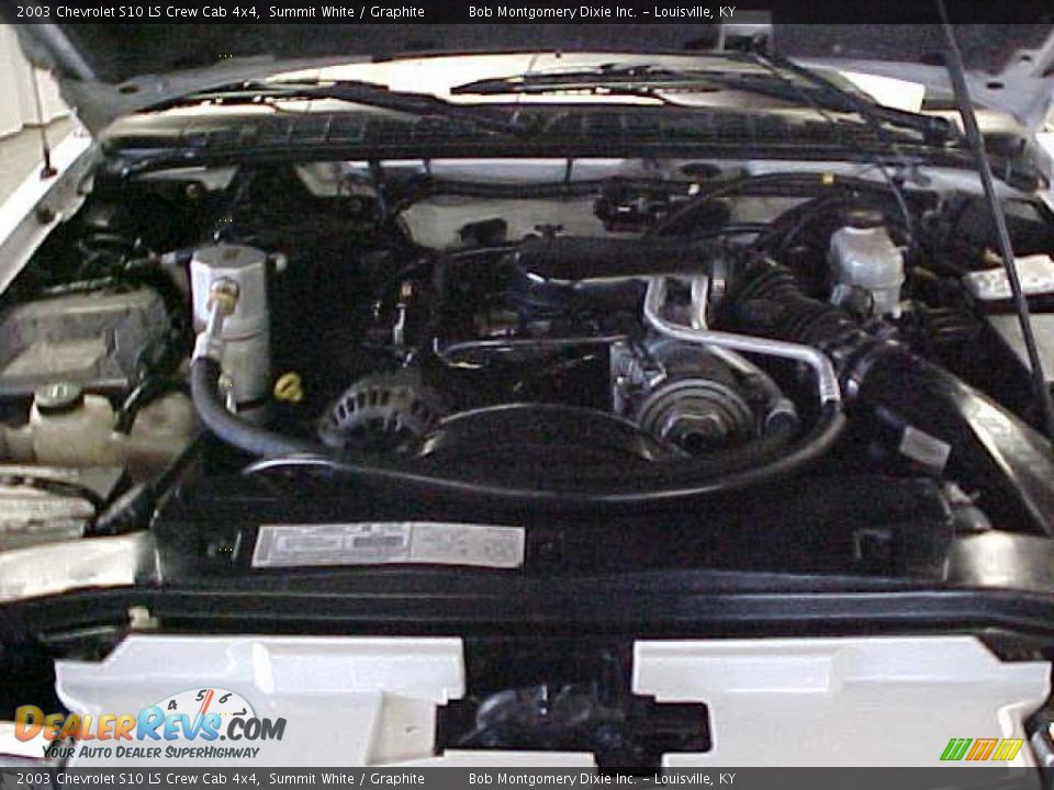 2003 Chevrolet S10 LS Crew Cab 4x4 Summit White / Graphite Photo #5