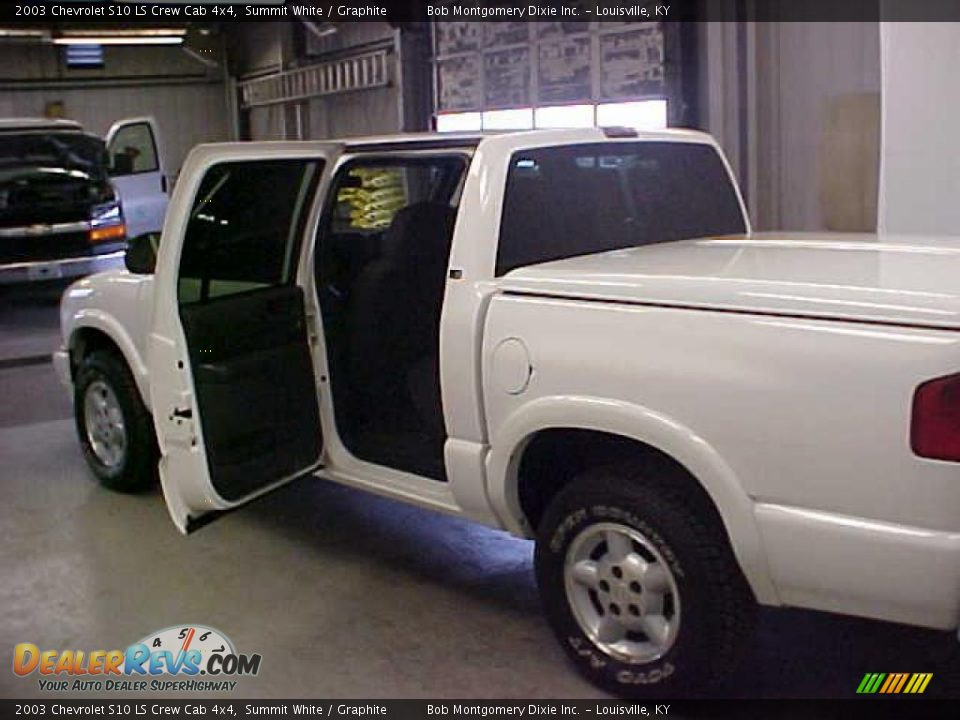 2003 Chevrolet S10 LS Crew Cab 4x4 Summit White / Graphite Photo #16