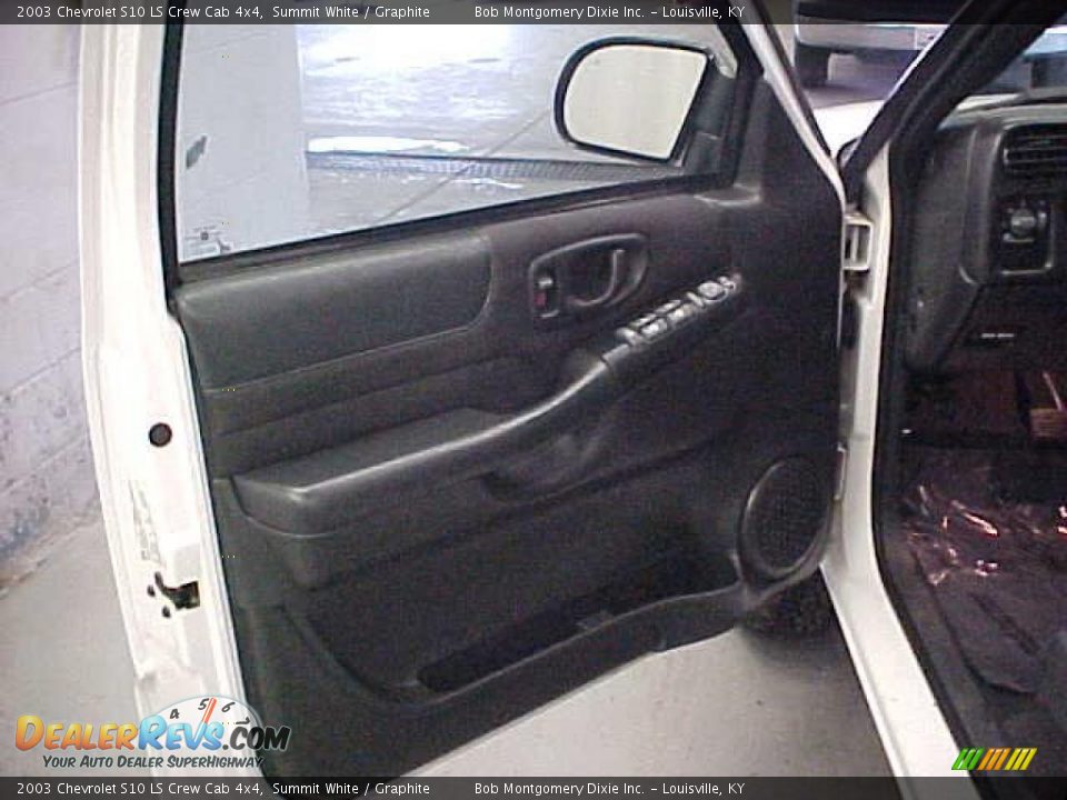 2003 Chevrolet S10 LS Crew Cab 4x4 Summit White / Graphite Photo #19