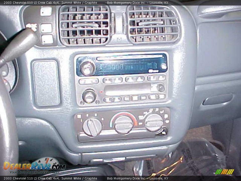 2003 Chevrolet S10 LS Crew Cab 4x4 Summit White / Graphite Photo #25