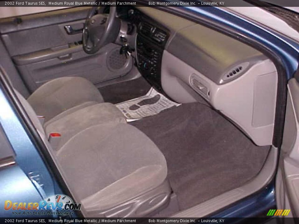 2002 Ford Taurus SES Medium Royal Blue Metallic / Medium Parchment Photo #6