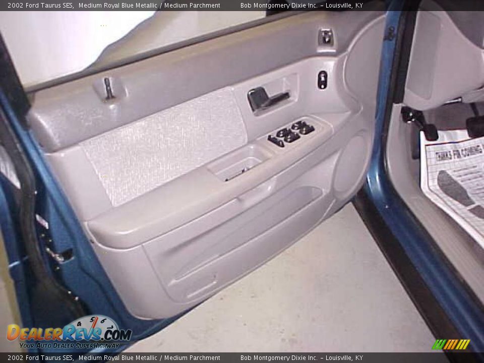 2002 Ford Taurus SES Medium Royal Blue Metallic / Medium Parchment Photo #14