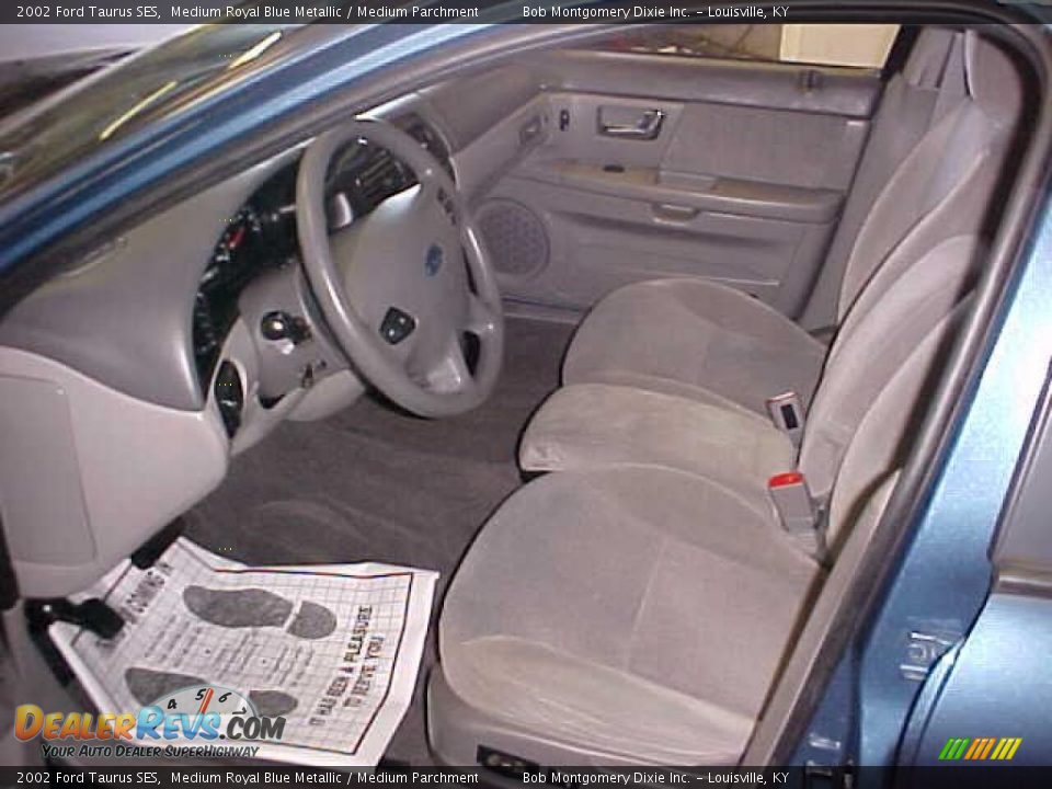 2002 Ford Taurus SES Medium Royal Blue Metallic / Medium Parchment Photo #15