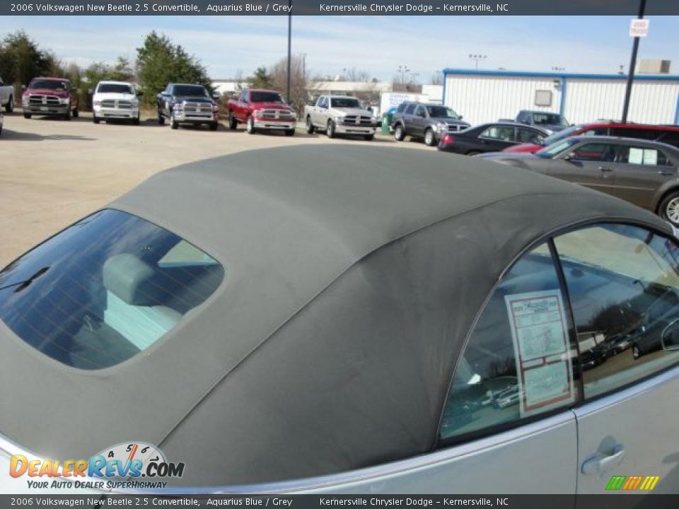 2006 Volkswagen New Beetle 2.5 Convertible Aquarius Blue / Grey Photo #20