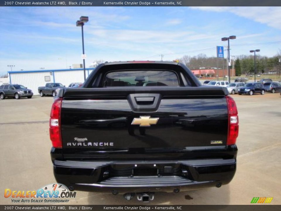 2007 Chevrolet Avalanche LTZ 4WD Black / Ebony Photo #4