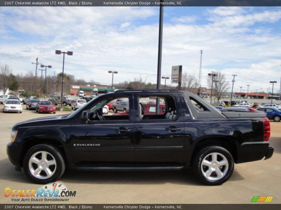 2007 Chevrolet Avalanche LTZ 4WD Black / Ebony Photo #6