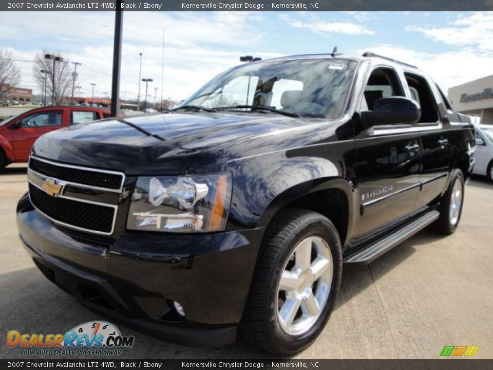 2007 Chevrolet Avalanche LTZ 4WD Black / Ebony Photo #7